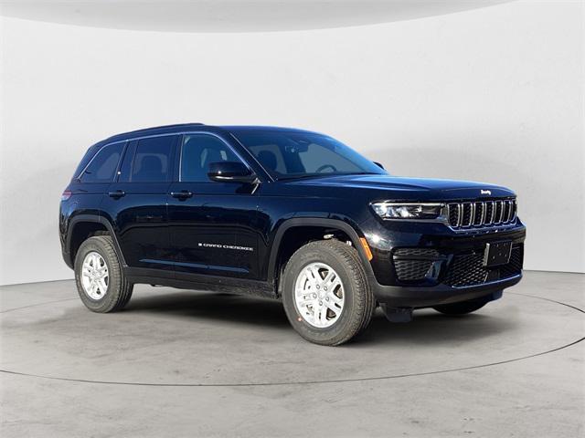 new 2025 Jeep Grand Cherokee car, priced at $38,290