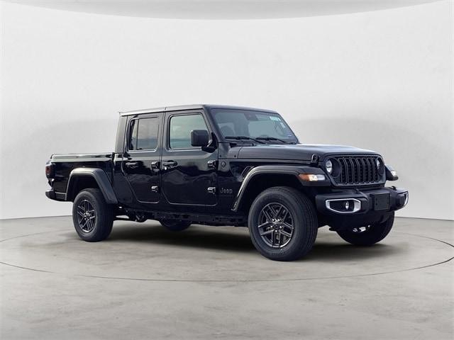 new 2024 Jeep Gladiator car, priced at $45,604