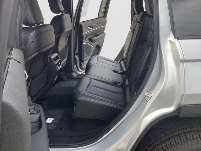 new 2025 Jeep Grand Cherokee car, priced at $51,683