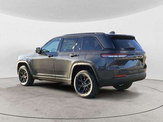 new 2025 Jeep Grand Cherokee car, priced at $43,780