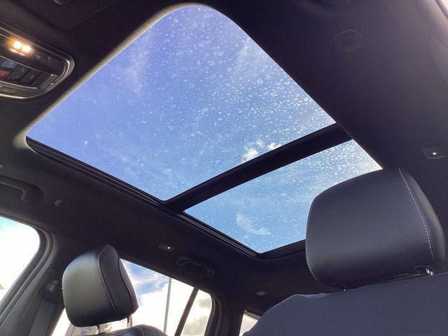 new 2025 Jeep Grand Cherokee car, priced at $43,916