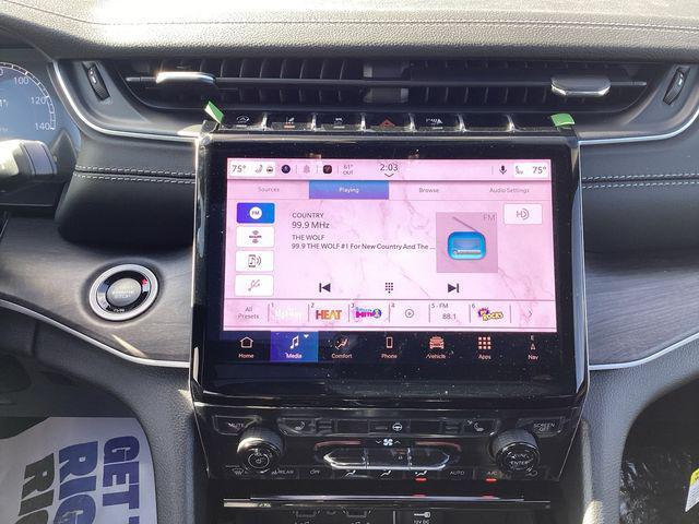 new 2025 Jeep Grand Cherokee car, priced at $43,916