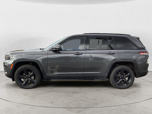 used 2022 Jeep Grand Cherokee car, priced at $30,491