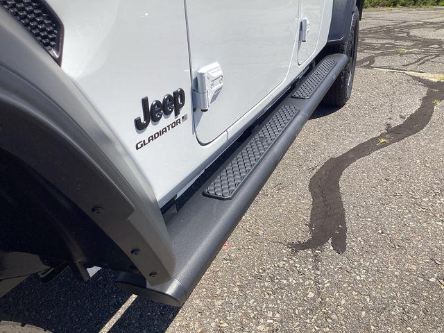 new 2025 Jeep Gladiator car, priced at $39,722