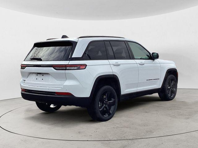 new 2025 Jeep Grand Cherokee car, priced at $43,378