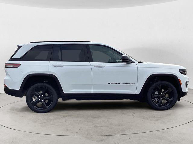 new 2025 Jeep Grand Cherokee car, priced at $43,378