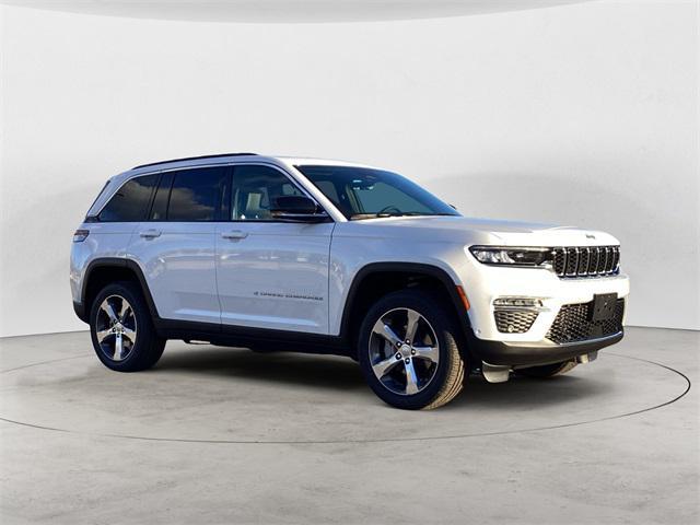 new 2025 Jeep Grand Cherokee car, priced at $51,662