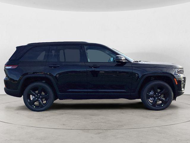 new 2025 Jeep Grand Cherokee car, priced at $49,655