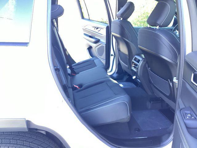 new 2025 Jeep Grand Cherokee car, priced at $38,732