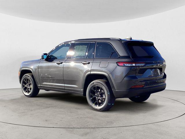 new 2025 Jeep Grand Cherokee car, priced at $43,780