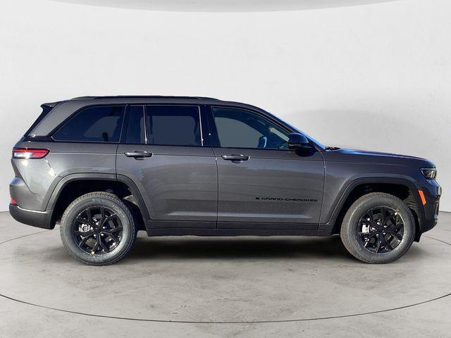 new 2025 Jeep Grand Cherokee car, priced at $43,780