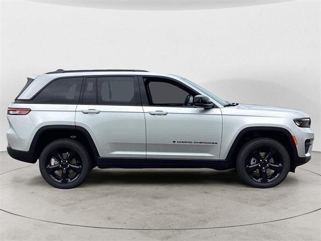 new 2024 Jeep Grand Cherokee car, priced at $41,955