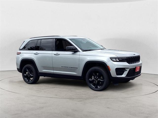 new 2024 Jeep Grand Cherokee car, priced at $41,955