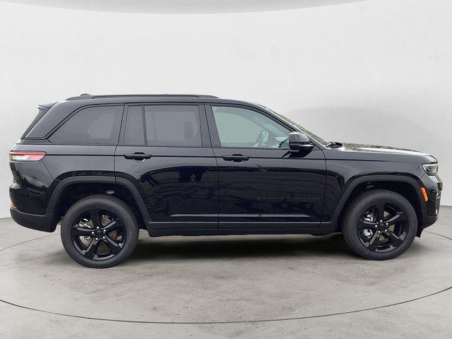 new 2025 Jeep Grand Cherokee car, priced at $52,238