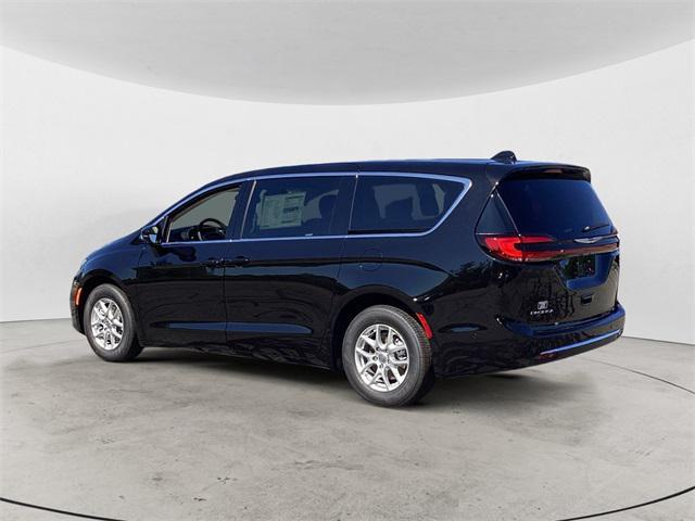 new 2024 Chrysler Pacifica car, priced at $40,695