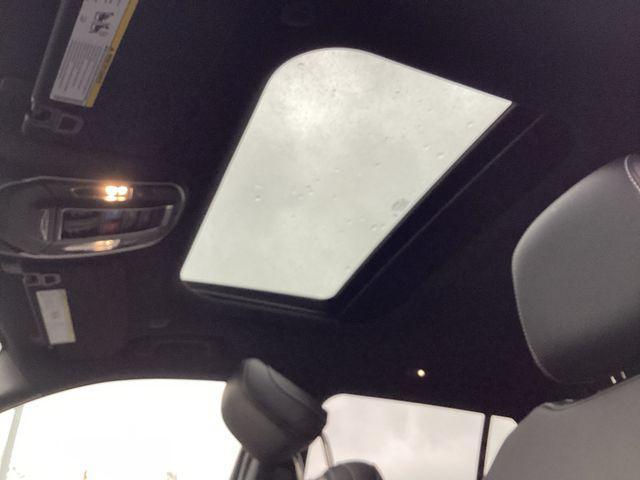 new 2025 Jeep Grand Cherokee car, priced at $43,427