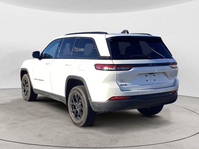 used 2024 Jeep Grand Cherokee car, priced at $35,491