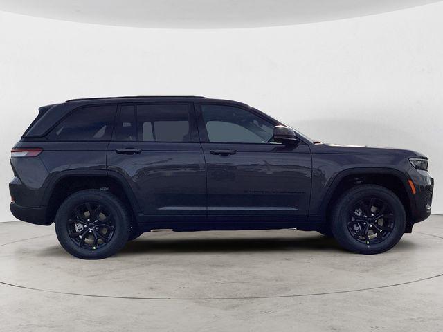 new 2025 Jeep Grand Cherokee car, priced at $42,884