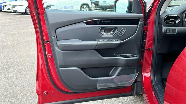 new 2025 Honda Pilot car, priced at $49,405