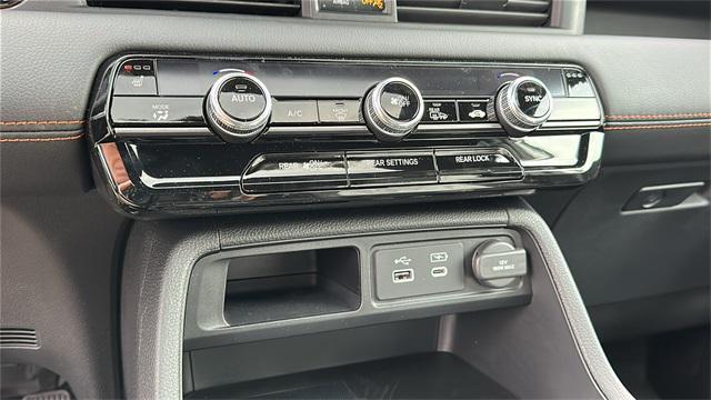 new 2025 Honda Pilot car, priced at $50,895