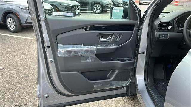 new 2025 Honda Pilot car, priced at $50,895