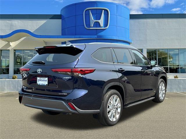 used 2023 Toyota Highlander Hybrid car, priced at $47,899