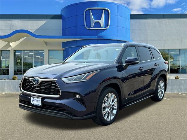 used 2023 Toyota Highlander Hybrid car, priced at $47,899