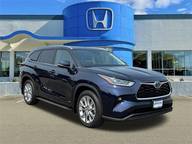 used 2023 Toyota Highlander Hybrid car, priced at $47,899