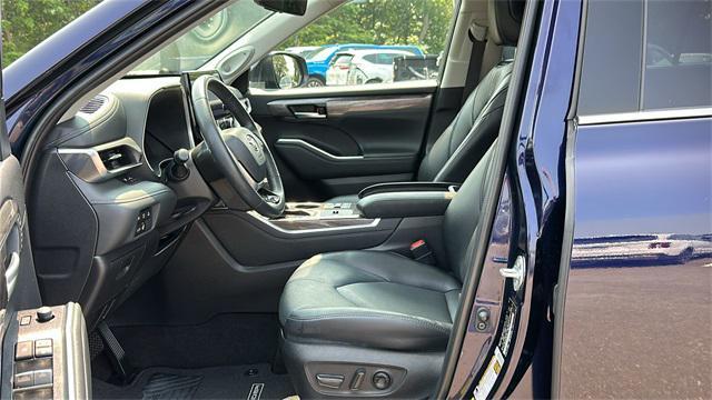 used 2023 Toyota Highlander Hybrid car, priced at $47,899
