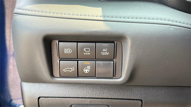 used 2023 Toyota Highlander Hybrid car, priced at $47,899