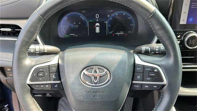 used 2023 Toyota Highlander Hybrid car, priced at $47,899