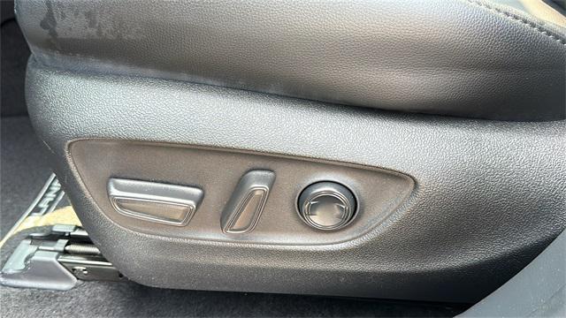 used 2023 Toyota Highlander Hybrid car, priced at $47,899