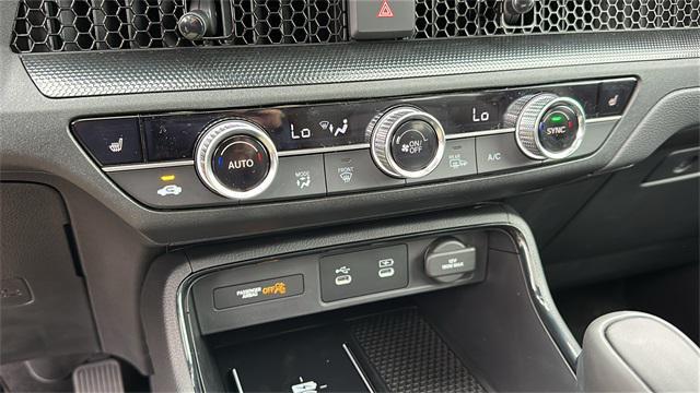 new 2026 Honda CR-V Hybrid car, priced at $41,675