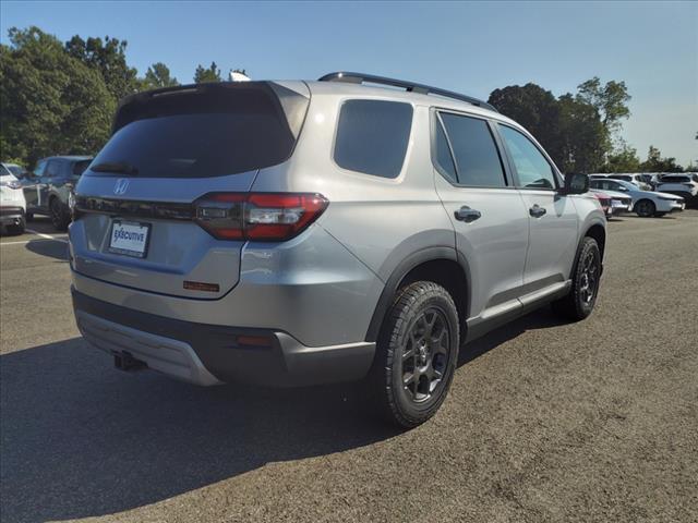 new 2025 Honda Pilot car, priced at $50,495