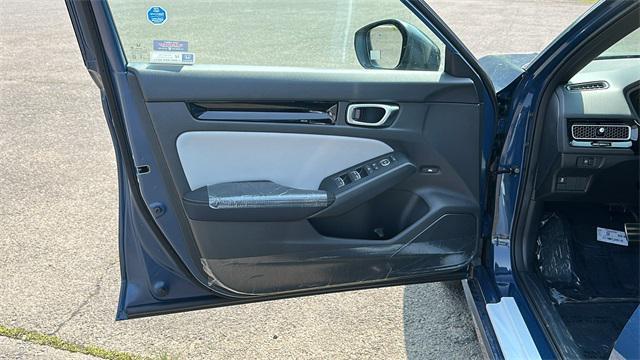 new 2025 Honda Civic Hybrid car, priced at $30,555