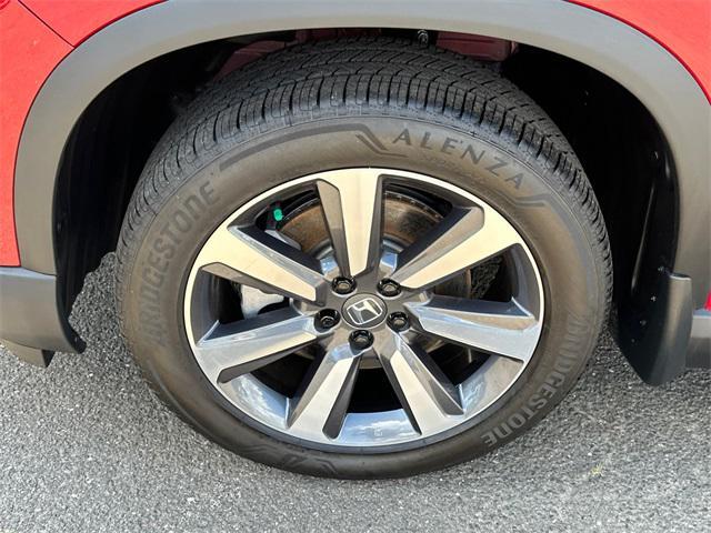 used 2025 Honda Pilot car, priced at $50,982