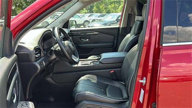 used 2025 Honda Pilot car, priced at $50,982