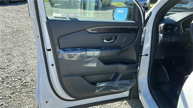 new 2025 Honda Pilot car, priced at $56,530