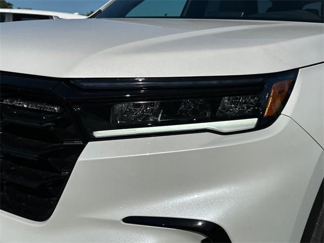 new 2025 Honda Pilot car, priced at $56,530