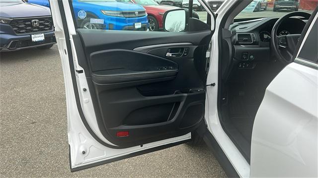 used 2025 Honda Ridgeline car, priced at $37,868