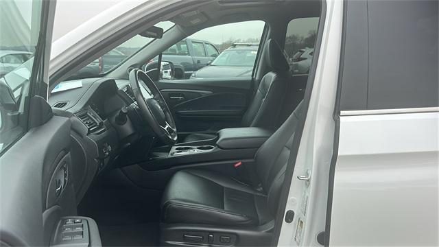 used 2025 Honda Ridgeline car, priced at $37,868