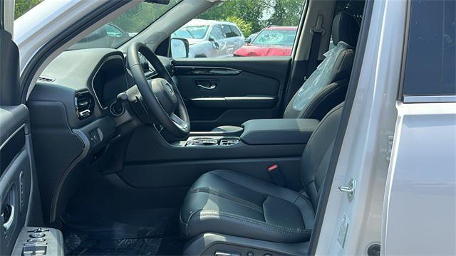new 2025 Honda Pilot car, priced at $53,405