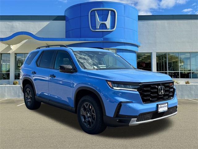 new 2025 Honda Pilot car, priced at $51,350
