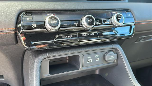 new 2025 Honda Pilot car, priced at $51,350