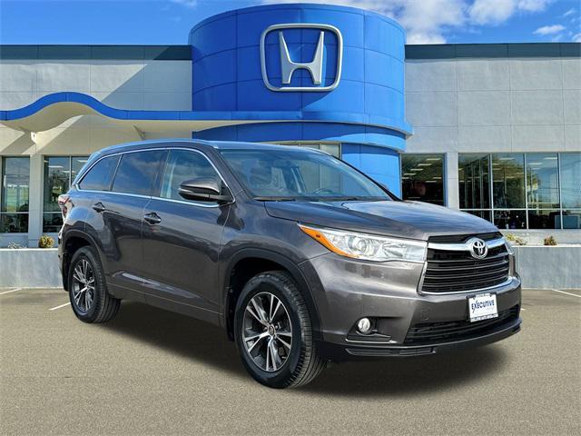 used 2016 Toyota Highlander car, priced at $19,486