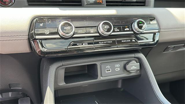 new 2025 Honda Pilot car, priced at $52,495