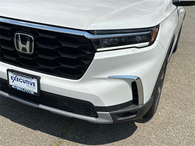 new 2025 Honda Pilot car, priced at $52,495