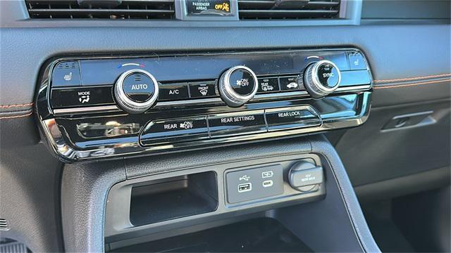 new 2025 Honda Pilot car, priced at $51,350