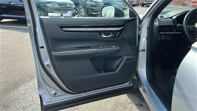used 2025 Honda CR-V Hybrid car, priced at $38,790