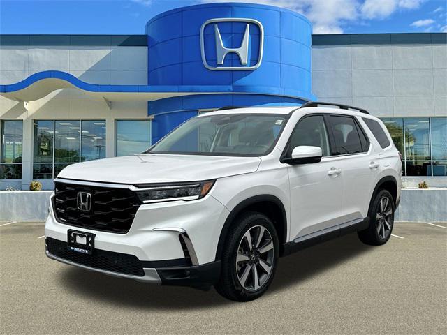 used 2025 Honda Pilot car, priced at $48,997